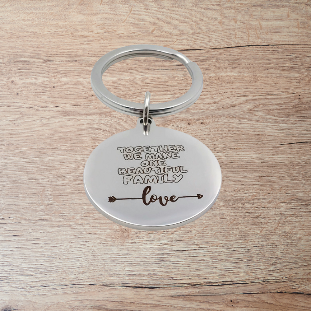 Porte-clés famille personnalisable – Gravure laser sur acier inoxydable (4 personnages) Atelier Éclats d'Instants