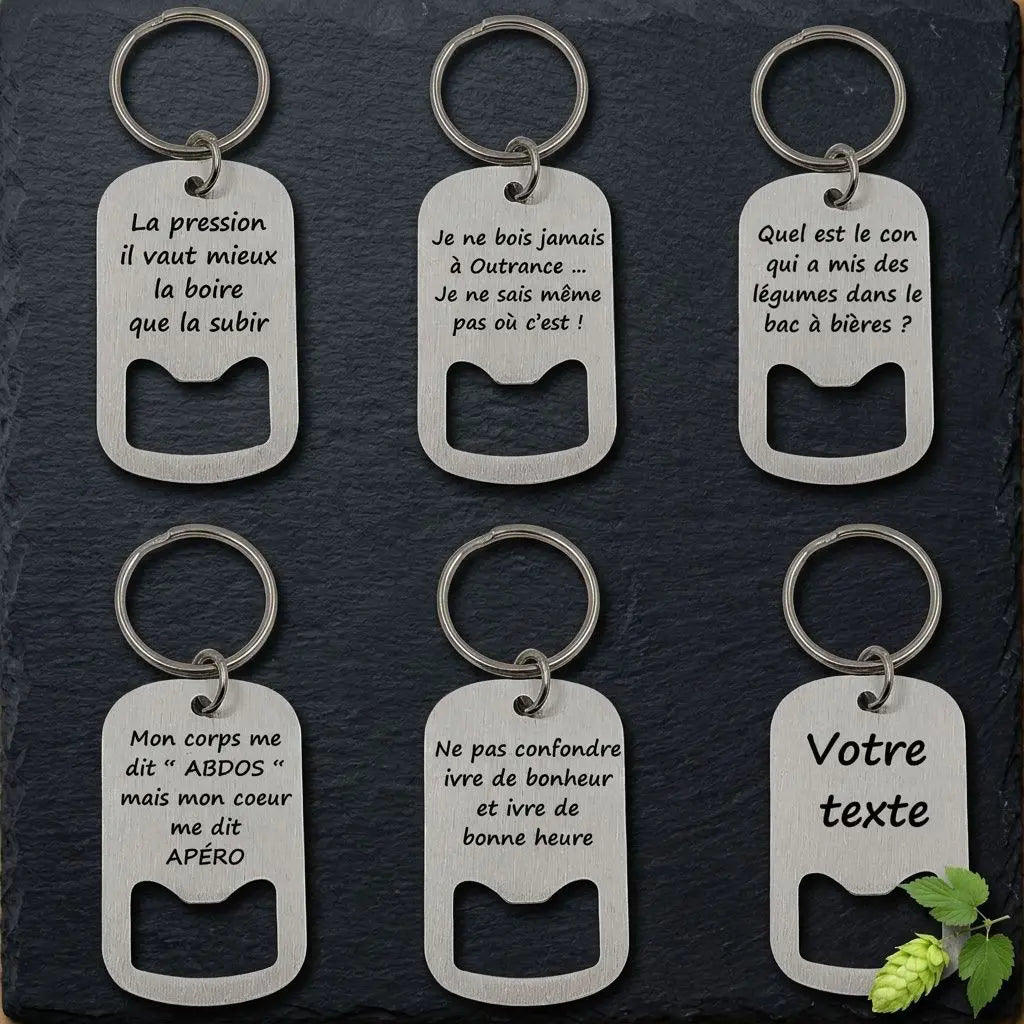 Porte-clés décapsuleur en acier inoxydable avec gravure laser et texte humoristique, six variantes shownes sur plaque, texte personnalisé.