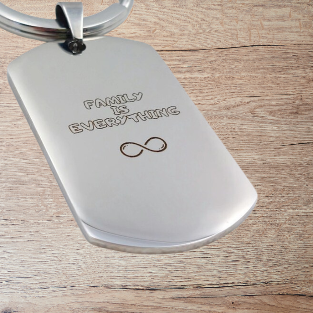 Porte-clés famille personnalisable – Gravure laser sur acier inoxydable (6 personnages) Atelier Éclats d'Instants